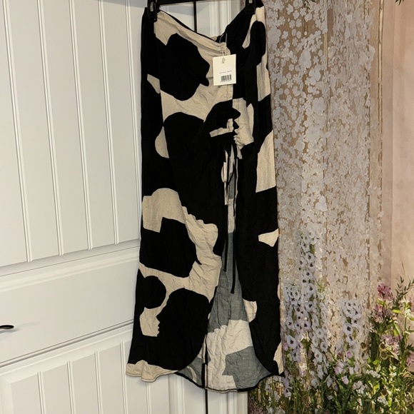 Undress Code Rhea Skirt in Black - Picture 5 of 9